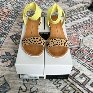 Size 7 dolce vita sandals!